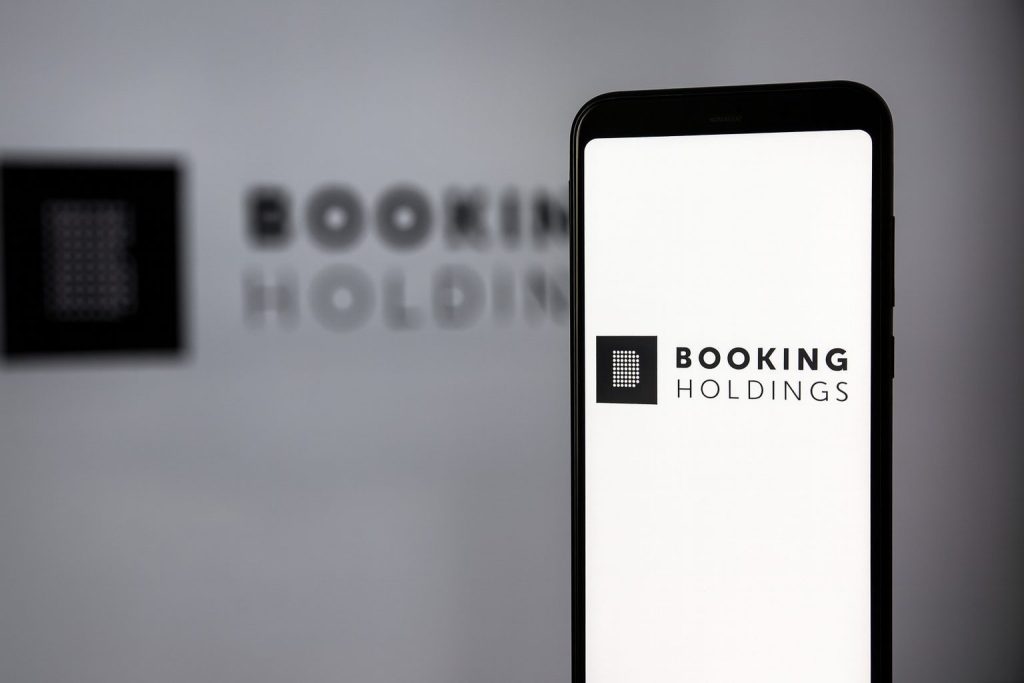 Booking Holdings (BKNG) Stock on December 10, 2025: AI Strategy, Fresh Analyst Targets and Long‑Term Forecasts