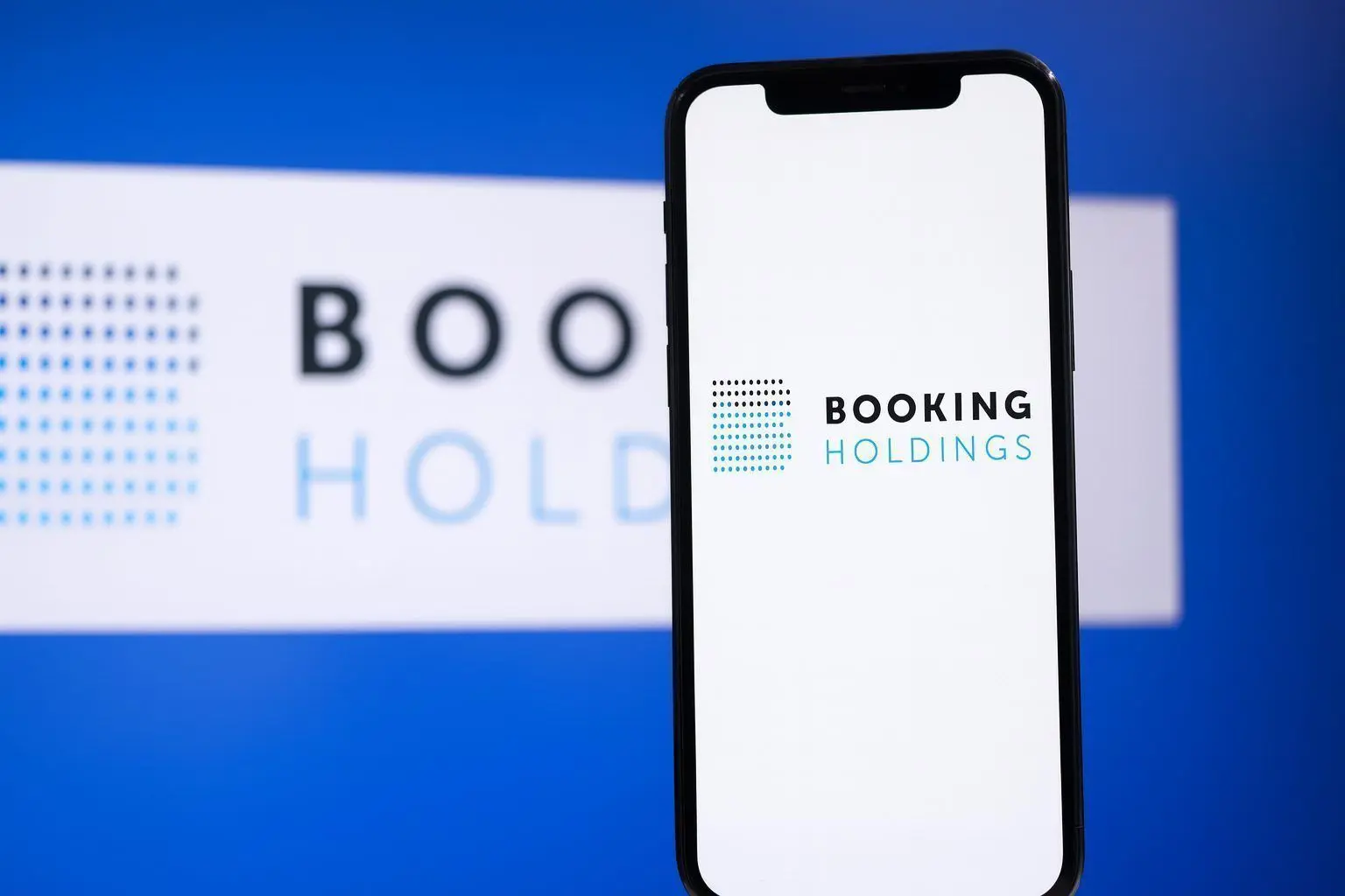 Booking Holdings Inc. (BKNG) Stock: What to Know Before the US Market Opens on Dec. 15, 2025