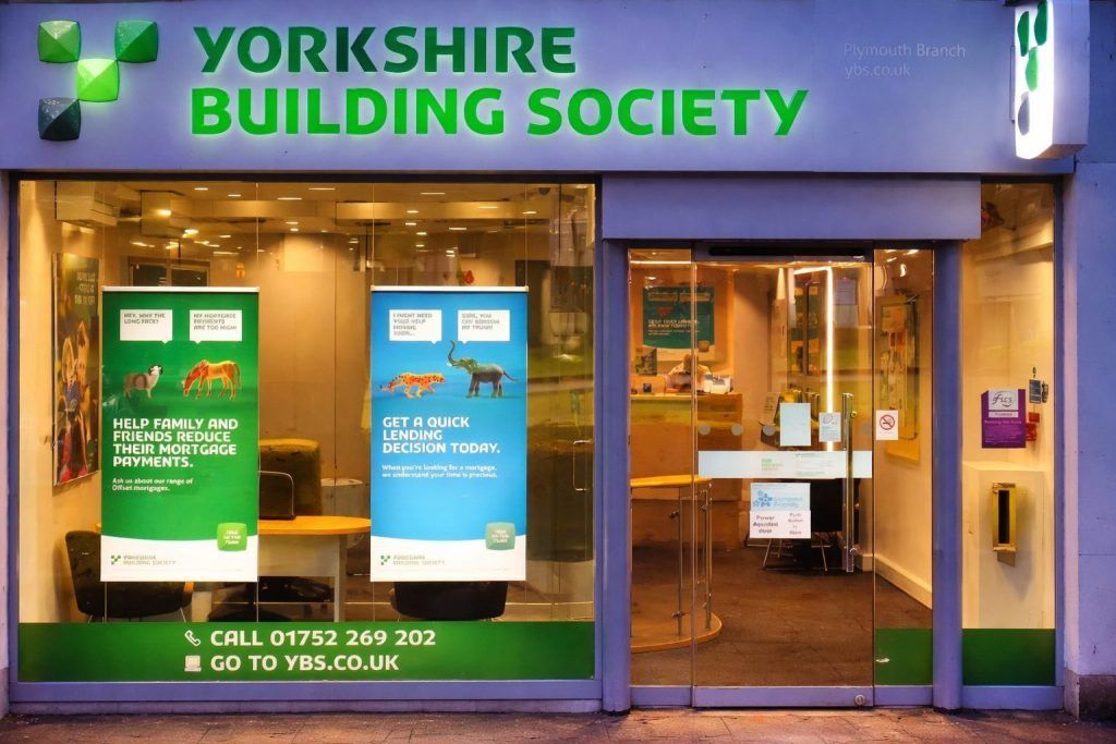 Britse spaarders met £5.001 op de bank krijgen nieuwe waarschuwing nu Yorkshire Building Society 12 miljoen laag-rente rekeningen signaleert