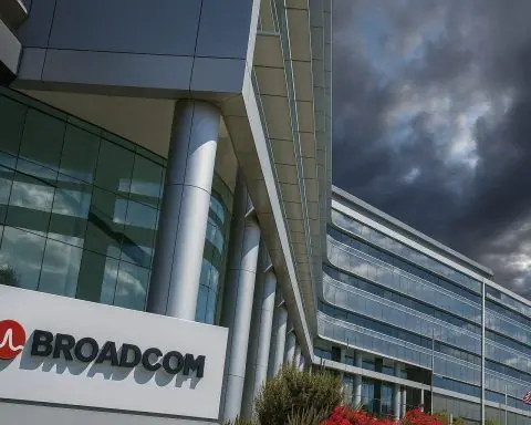 Broadcom (AVGO) Stock on December 1, 2025: AI Boom, New Wall Street Targets and 2026 Outlook