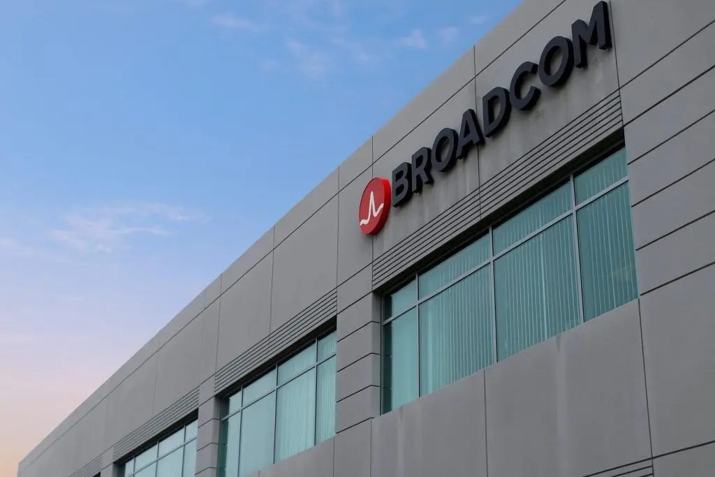 Broadcom (AVGO) Stock Outlook on Dec. 14, 2025: AI Chip Boom, Margin Pressure, and Wall Street Price Targets