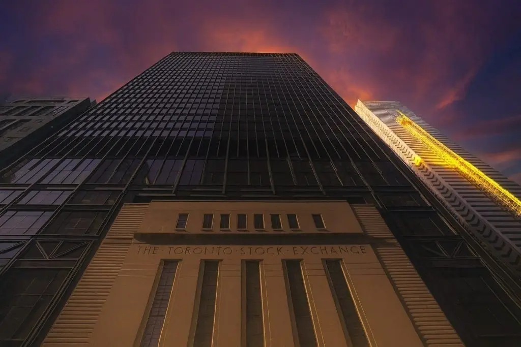 Canada Stock Market Today: TSX Holds Near Record Highs as Bank of Canada Decision Looms (December 8, 2025)