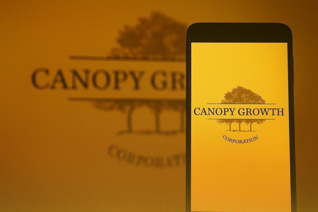 Canopy Growth Corporation Stock (CGC) Surges on Trump Marijuana Rescheduling Reports: Latest News, Forecasts, and What Comes Next (Dec. 15, 2025)