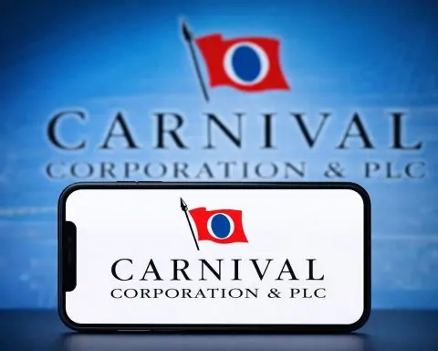Carnival Corporation Stock Week Ahead (CCL): Dividend Return, Record 2025 Earnings, and the Key Catalysts to Watch Into Christmas Week