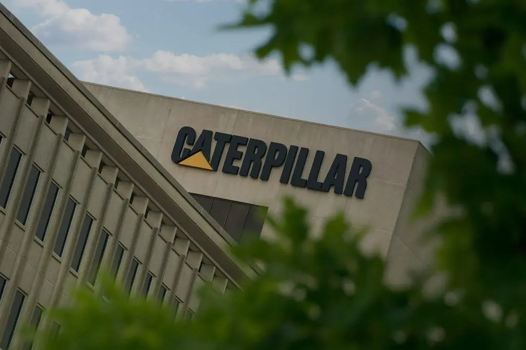 Caterpillar (CAT) Stock: What Investors Need to Know Before the Market Opens on December 8, 2025