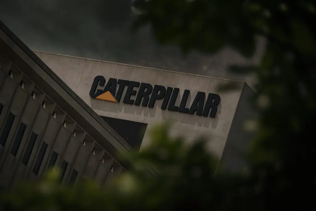Caterpillar Stock (NYSE: CAT): Price, Bobcat Lawsuits, Autonomous Truck Deal and 2025–2026 Forecast – December 8, 2025