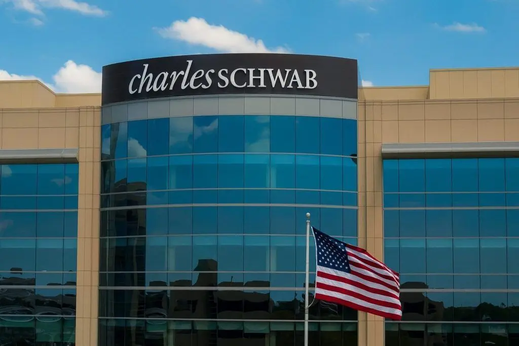 Charles Schwab (SCHW) Stock This Week: Client Assets Hit $11.83 Trillion as the Fed Cuts Rates — What Investors Are Watching Next Week (Updated Dec. 12, 2025)