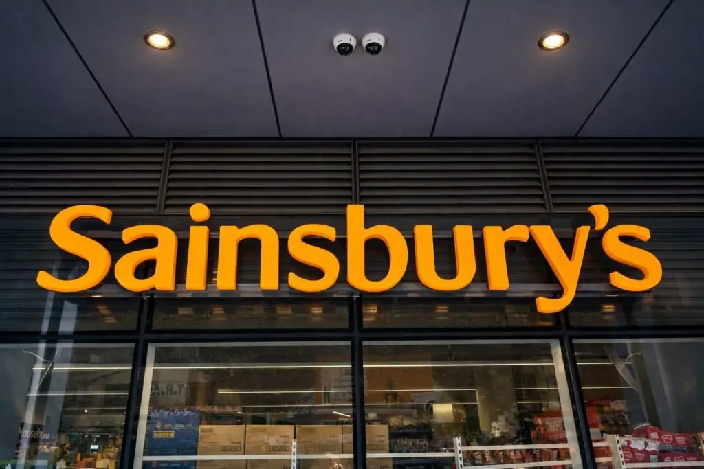 Christmas Supermarket Opening Times 2025: What’s Open in the UK and Ireland on Boxing Day, and What Happens Before New Year