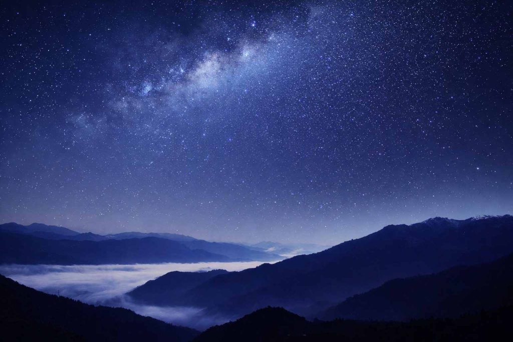 Ciel nocturne ce soir (21 déc. 2025) : Observation du solstice d’hiver, pic de la pluie d’étoiles des Ursides, éclat de Jupiter — et comète interstellaire 3I/ATLAS