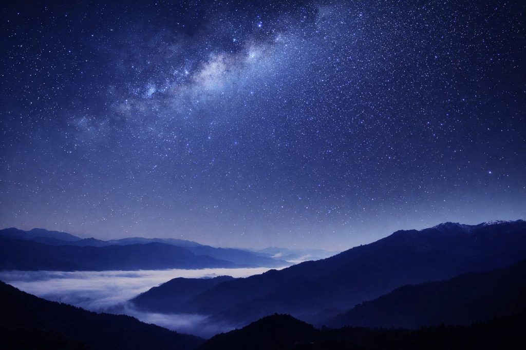 Cielo nocturno de hoy (21 de diciembre de 2025): Observación del solsticio de invierno, pico de la lluvia de meteoros Úrsidas, brillo de Júpiter y el cometa interestelar 3I/ATLAS