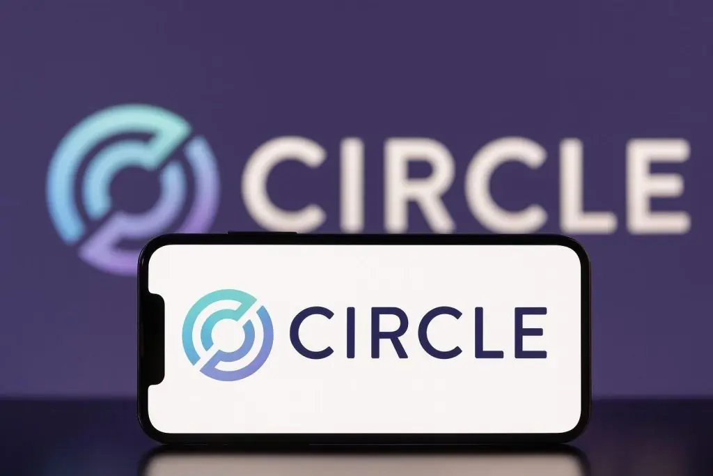 Circle Internet Group (CRCL) Stock on December 4, 2025: Volatile Rebound, Big Earnings Beat and Divided 2026 Forecasts