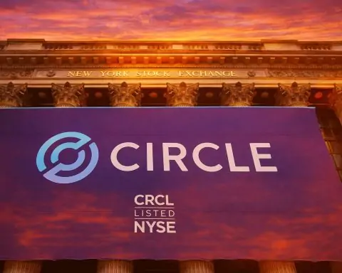 Circle Internet Group Stock (CRCL) Drops Near $82 as Valuation Debate Heats Up Heading Into 2026