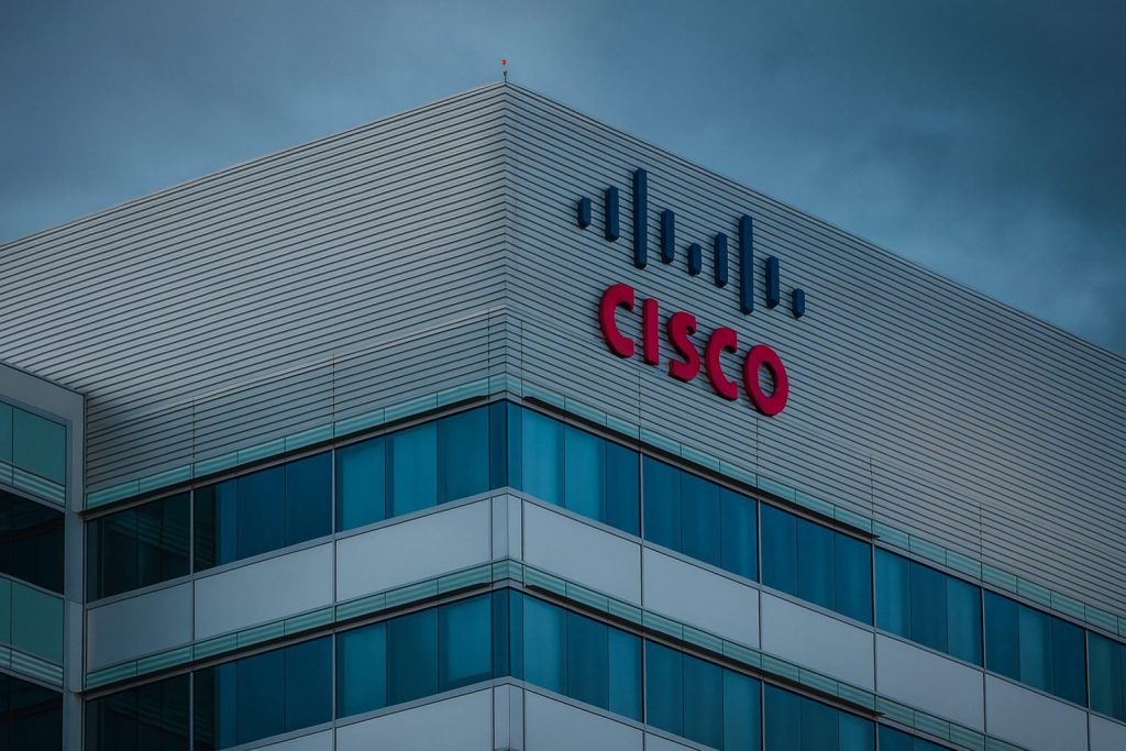 Cisco Stock on December 10, 2025: AI Boom, Analyst Upgrades and a New Short Signal – Is CSCO Still a Buy?