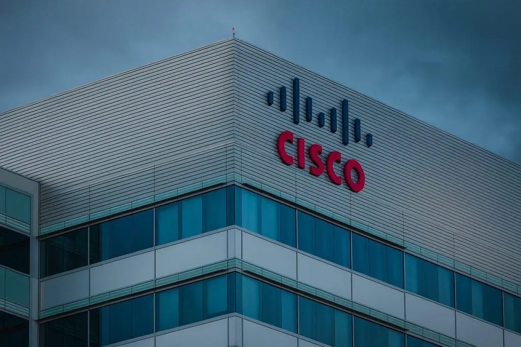 Cisco Stock on December 10, 2025: AI Boom, Analyst Upgrades and a New Short Signal – Is CSCO Still a Buy?