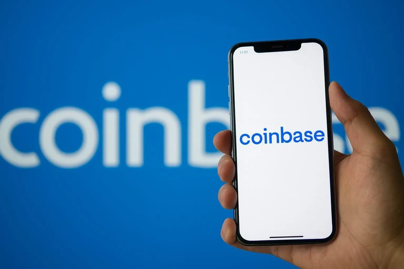 Coinbase (COIN) After Hours on December 9, 2025: PNC Bitcoin Deal, Crypto Tailwinds and What to Know Before the December 10 Open
