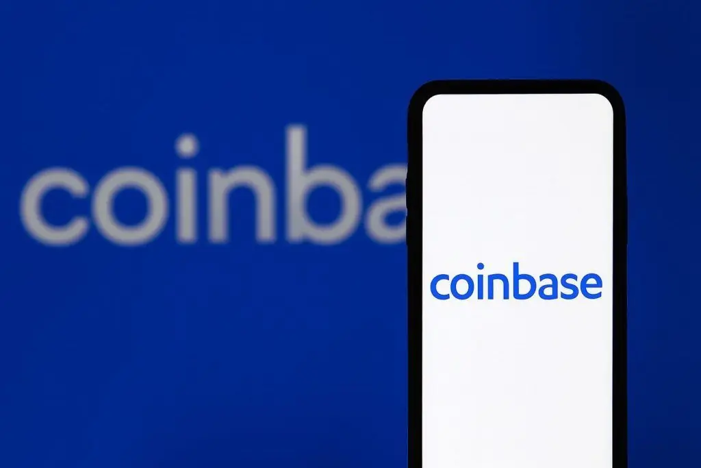 Coinbase (COIN) Stock: Latest News, Q3 2025 Earnings and December Outlook
