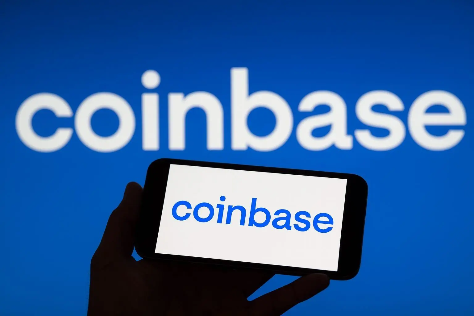 Coinbase (COIN) Stock on December 2, 2025: Price Drop, Transparency Report Shock, and 2026 Forecasts