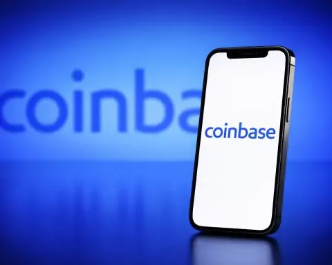 Coinbase (COIN) Stock Week Ahead: Stock-Trading Rollout, Prediction-Market Lawsuits, Analyst Targets and Key Catalysts for Dec. 22–26, 2025