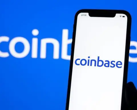 Coinbase Selects Chainlink CCIP for $7B Wrapped Assets as Base–Solana Bridge Goes Live at Solana Breakpoint 2025