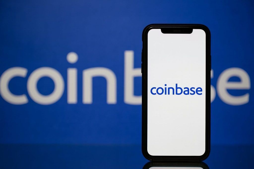 Coinbase Stock (COIN) Outlook: PNC Bitcoin Launch, Tokenized Stocks Buzz, Analyst Targets, and the Week Ahead — Updated Dec. 12, 2025