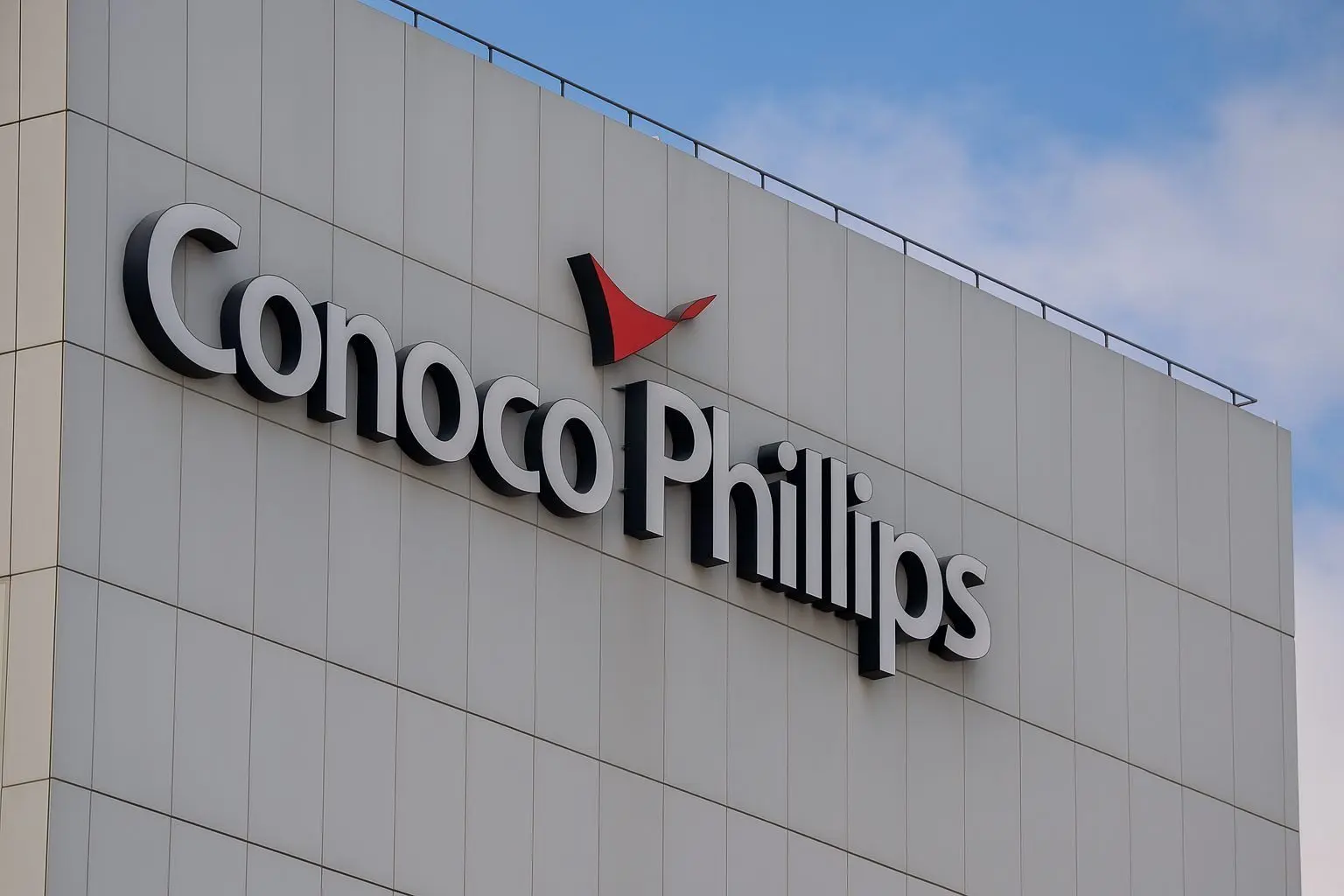 ConocoPhillips Stock (COP) on December 7, 2025: Latest News, Analyst Forecasts and What It Means for Investors