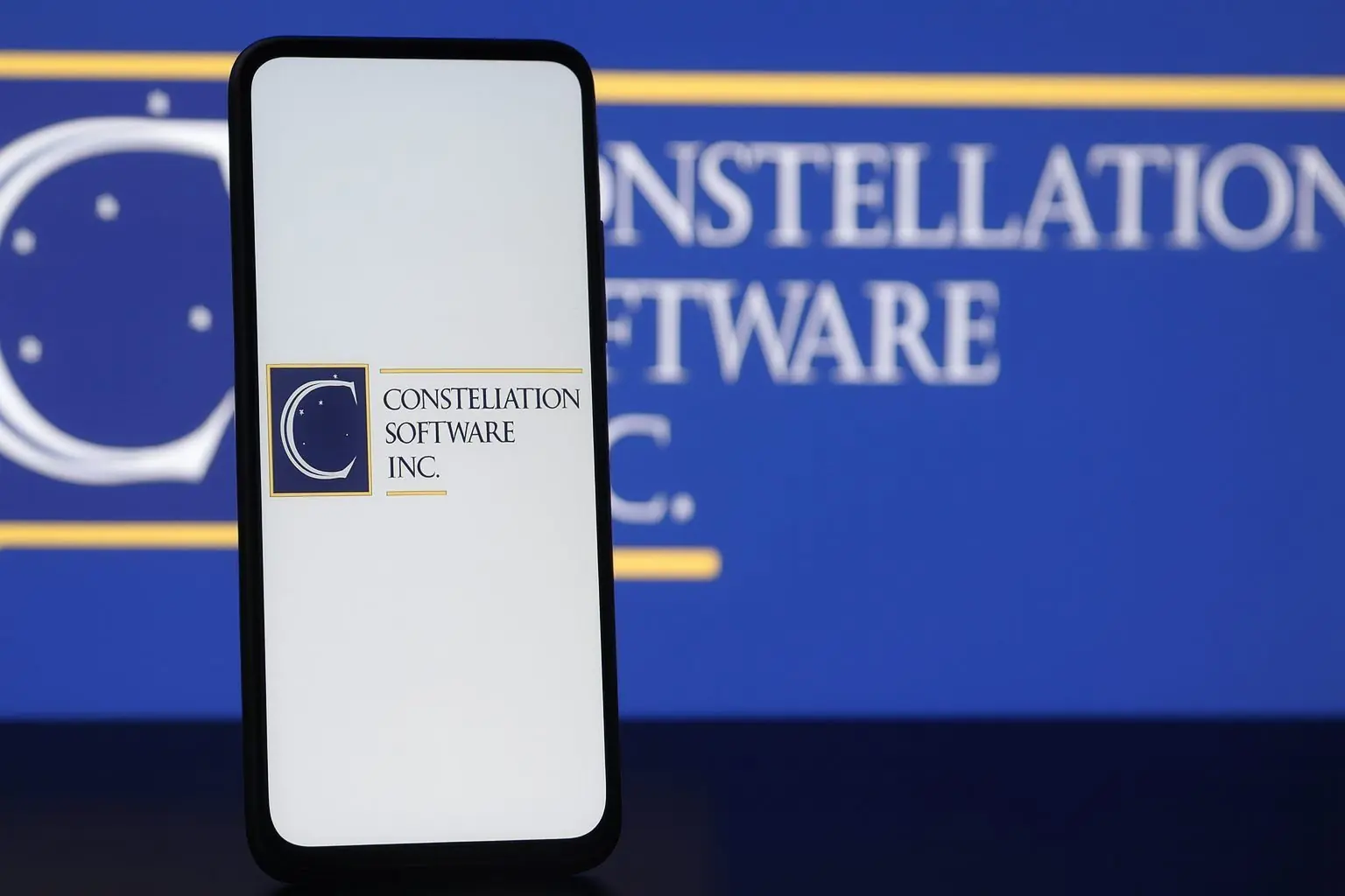 Constellation Software (TSX:CSU) Stock in December 2025: Price, Dividend, AI Risks and 2026 Forecast