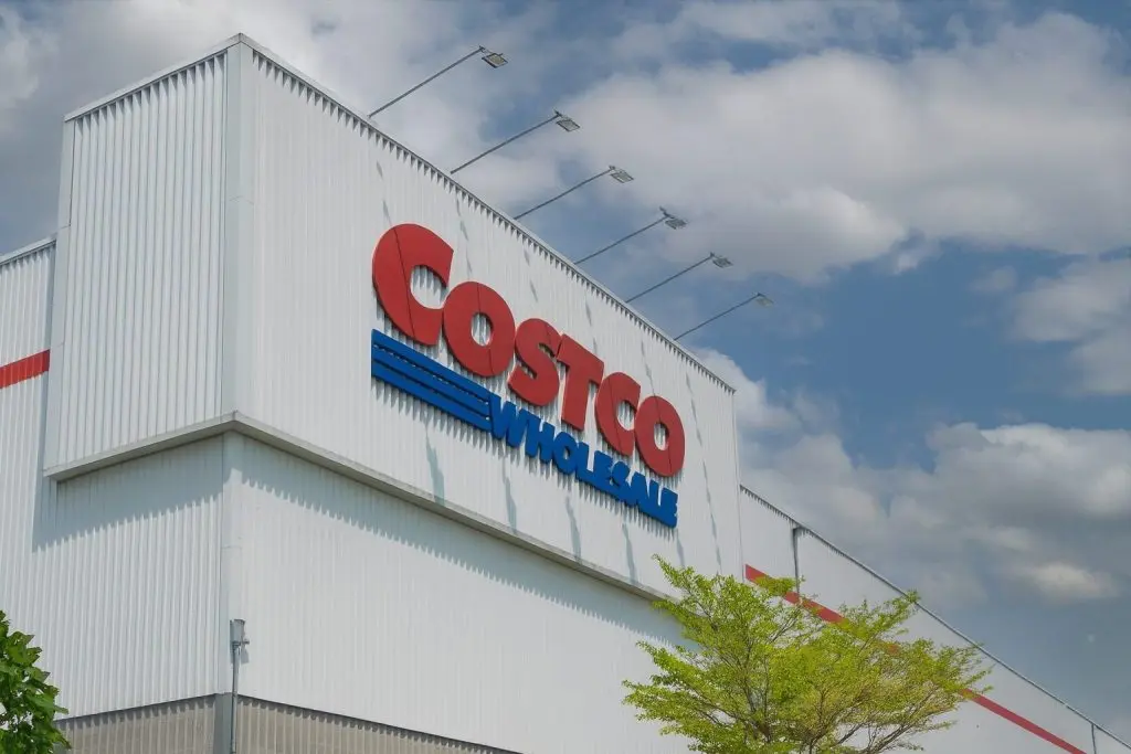 Costco (COST) Stock on December 10, 2025: Earnings Preview, Tariff Lawsuit, and Special Dividend Odds