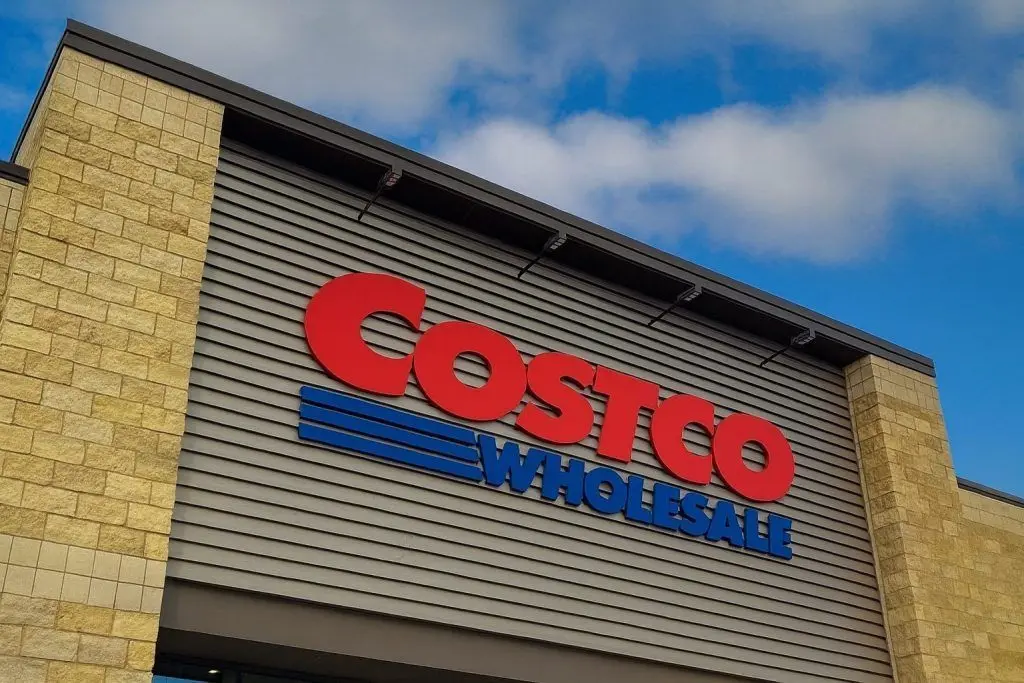 Costco Stock After Hours on December 10, 2025: Earnings Preview, Tariff Lawsuit Risks and What to Watch Before the December 11 Open