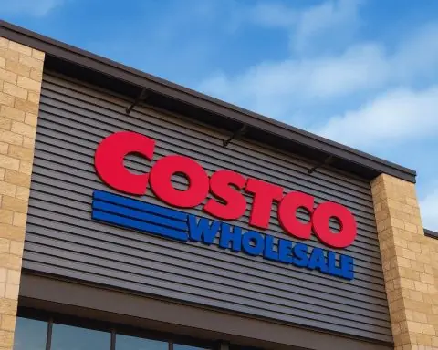 Costco Stock (COST) on December 5, 2025: Sales Strength, Slowing U.S. Momentum, Board Shake-Up and 2026–2030 Forecasts