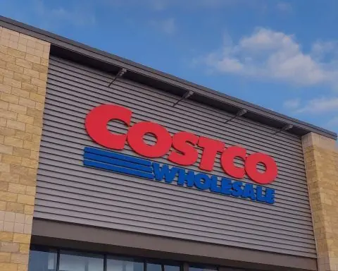 Costco Stock Drops Despite Strong Sales: Latest News, Forecasts and Analysis as of December 4, 2025