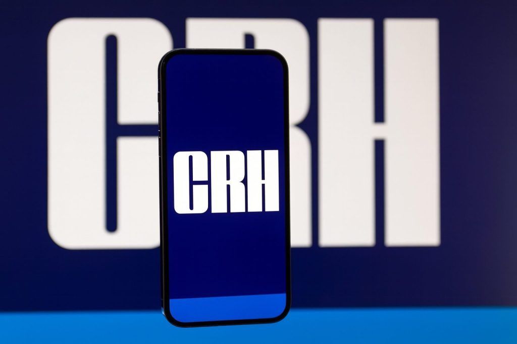 CRH PLC Stock News Today (Dec. 12, 2025): Buyback Update, S&P 500 Inclusion, Analyst Forecasts and 2026 Outlook for NYSE:CRH