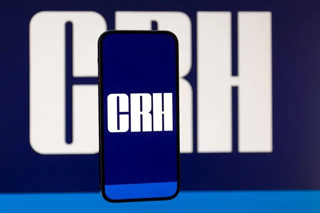 CRH PLC Stock News Today (Dec. 12, 2025): Buyback Update, S&P 500 Inclusion, Analyst Forecasts and 2026 Outlook for NYSE:CRH