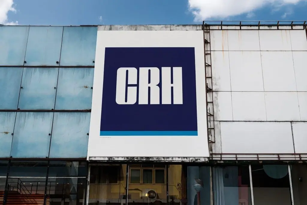 CRH Stock (NYSE: CRH) Joins the S&P 500: December 2025 Outlook, Price Targets and Forecast