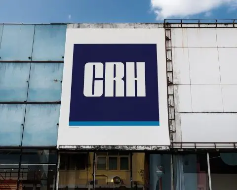 CRH Stock Soars on S&P 500 Inclusion: Latest News, Buybacks and 2025–2026 Forecasts (5 December 2025)