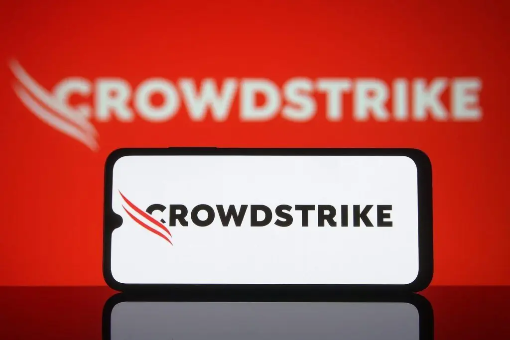 CrowdStrike (CRWD) Tops Q3 2026 Earnings, Lifts Outlook on AI Demand as Valuation Debate Intensifies