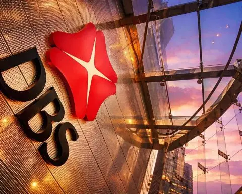 DBS Group Holdings Ltd Stock (SGX: D05) Outlook on Dec 21, 2025: Record Highs, Big Dividends, and the 2026 Margin Test