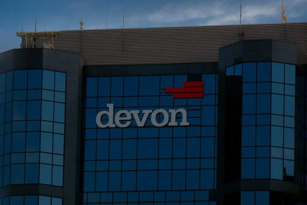 Devon Energy Corp (DVN) Stock on December 6, 2025: Earnings Beat, Analyst Upgrades and 2026 Outlook