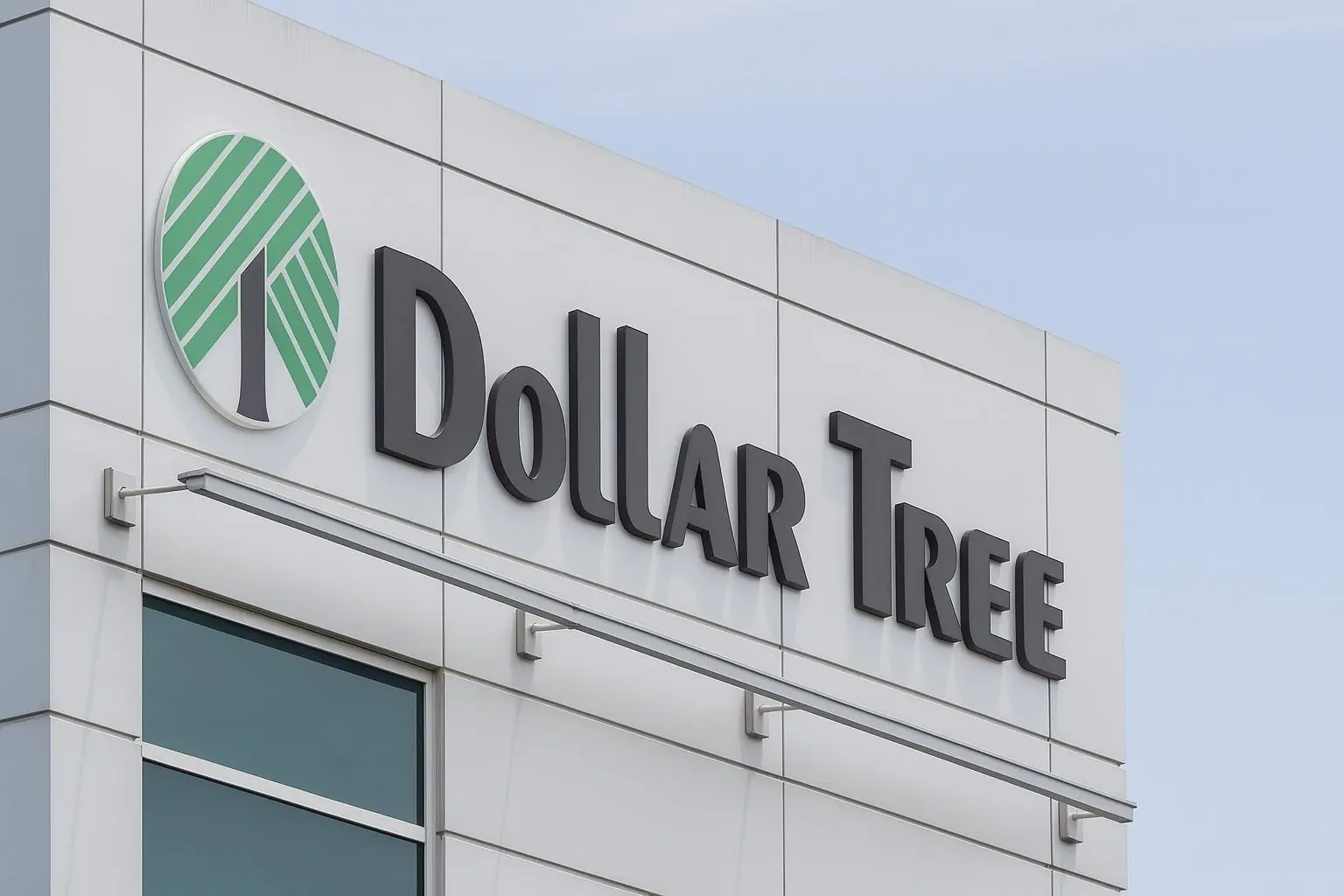 Dollar Tree (DLTR) Stock Jumps on Q3 2025 Earnings Beat and Guidance Hike – Is There More Upside Ahead?