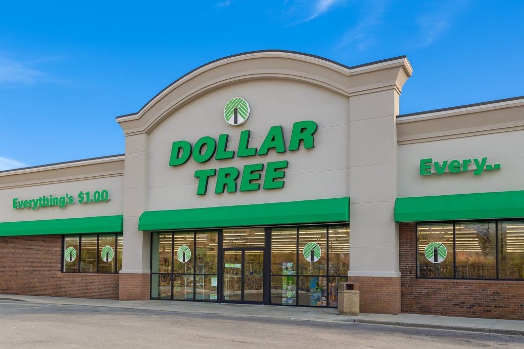 Dollar Tree (DLTR) Stock News Today: Shares Near 52-Week High as Earnings Beat, Guidance Rises, and Wall Street Splits on the 2026 Outlook