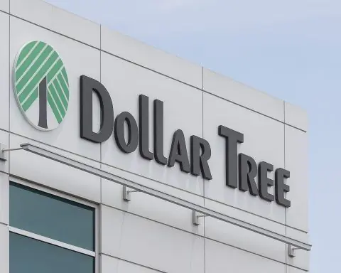 Dollar Tree (DLTR) Stock Surges to 52-Week Highs on Q3 2025 Beat, Family Dollar Sale and a Wave of Six-Figure Shoppers