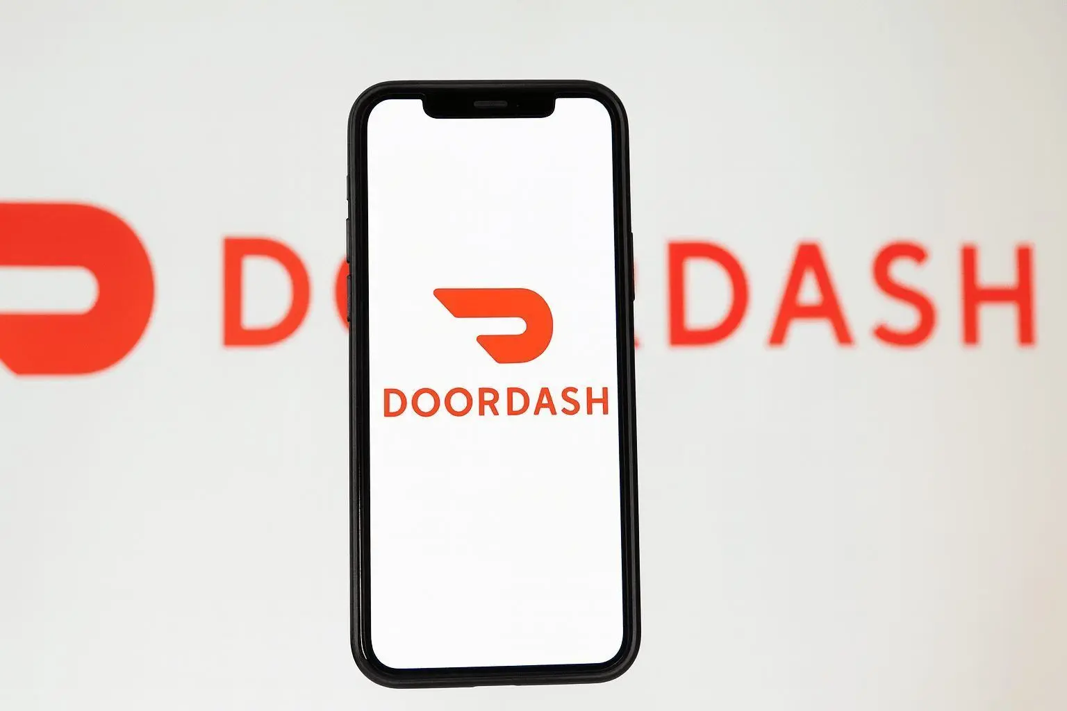 DoorDash (DASH) Stock Forecast After the Q3 2025 Selloff: Price Targets, 2026 Outlook and Key Risks