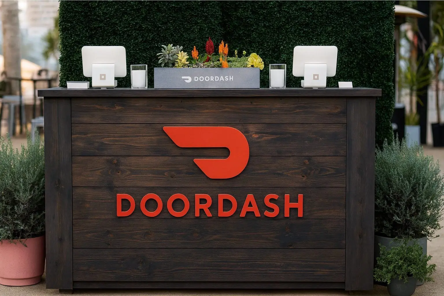 DoorDash (DASH) Stock Rallies as $100 Million Insider Bet and Analyst Upgrades Clash With Amazon’s 30‑Minute Delivery Push