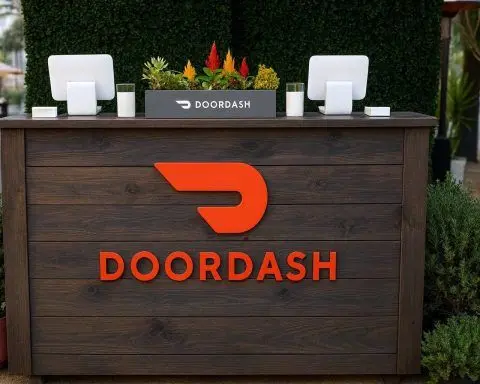 DoorDash (DASH) Stock Slides on Amazon Grocery Shock — Even After a $100 Million Insider Buy: News, Forecasts and Analysis as of December 10, 2025