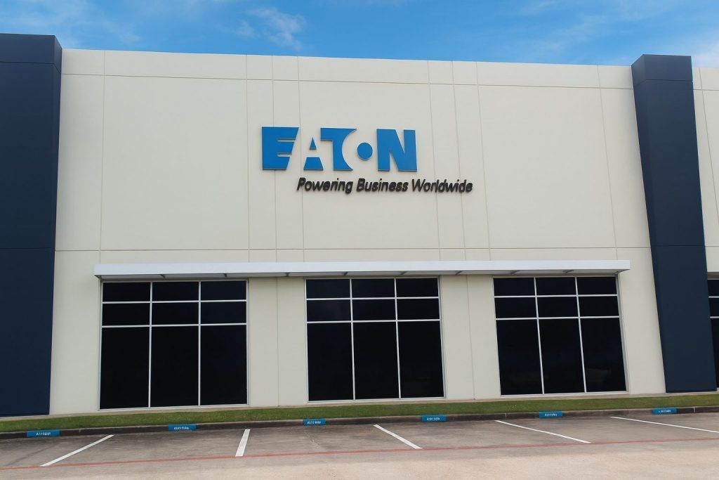 Eaton (ETN) Stock Update Dec. 12, 2025: Virginia Data‑Center Expansion, Analyst Upgrade, Friday Selloff — and the Week Ahead