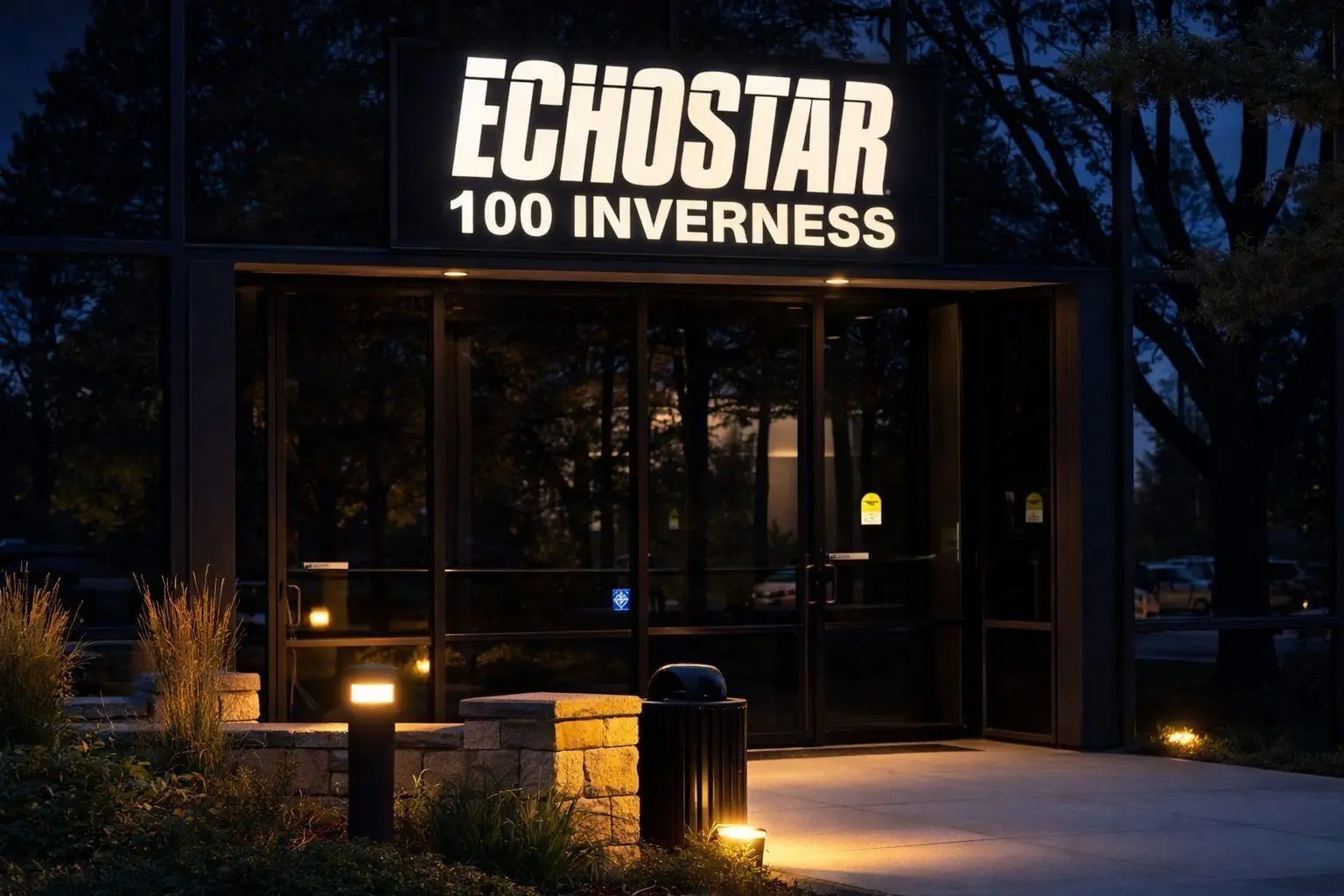 EchoStar (SATS) Stock in Late December 2025: SpaceX Spectrum Deal, Analyst Price Targets, and the FCC/DOJ Risk Investors Can’t Ignore