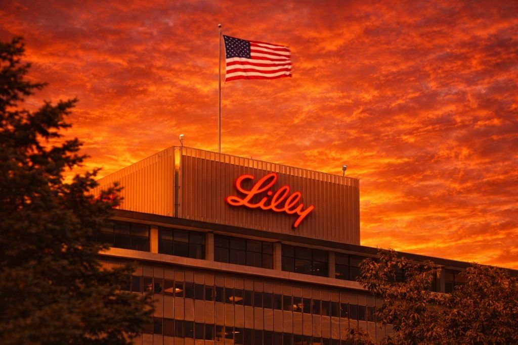Eli Lilly Stock (LLY) Outlook for Monday: Latest Deal Headlines, GLP-1 Pill Race, and Wall Street Targets