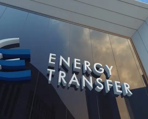 Energy Transfer LP (ET) Stock: Insider Buying, 8% Yield and 2026 Forecast as of December 6, 2025
