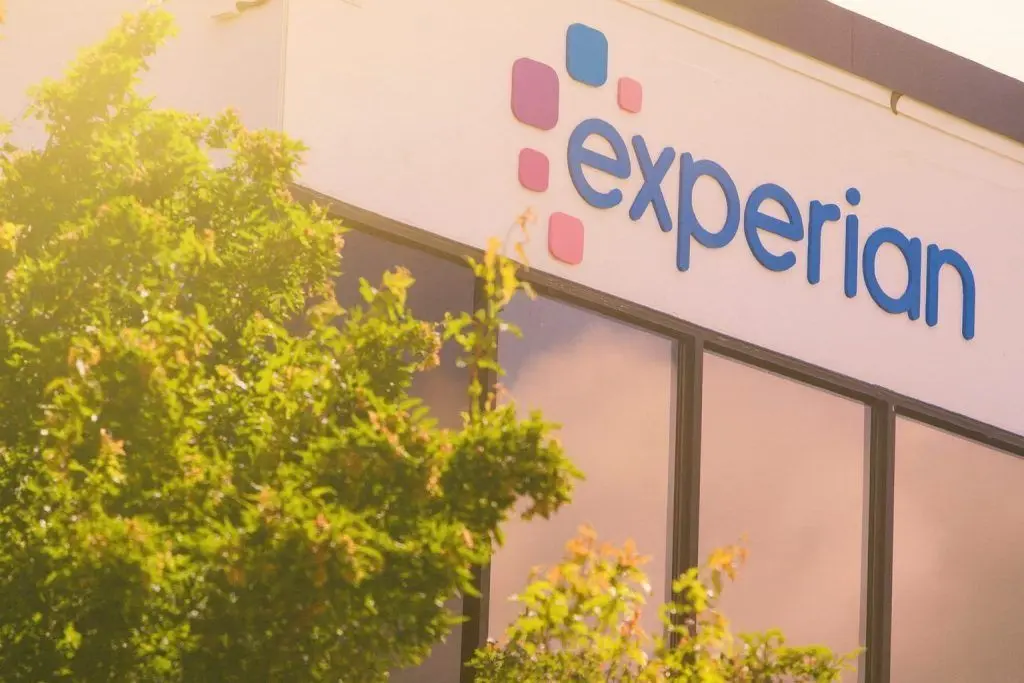 Experian PLC Stock Forecast (LSE: EXPN): This Week’s Move, Fresh News, Analyst Targets and the Week Ahead — Updated 14 Dec 2025
