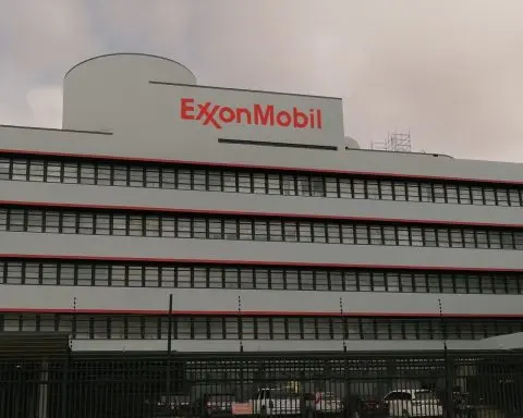 Exxon Mobil Stock (XOM) News, Forecasts and Analysis for Dec. 15, 2025: Analysts Stay Bullish After 2030 Plan Boost as Shares Dip