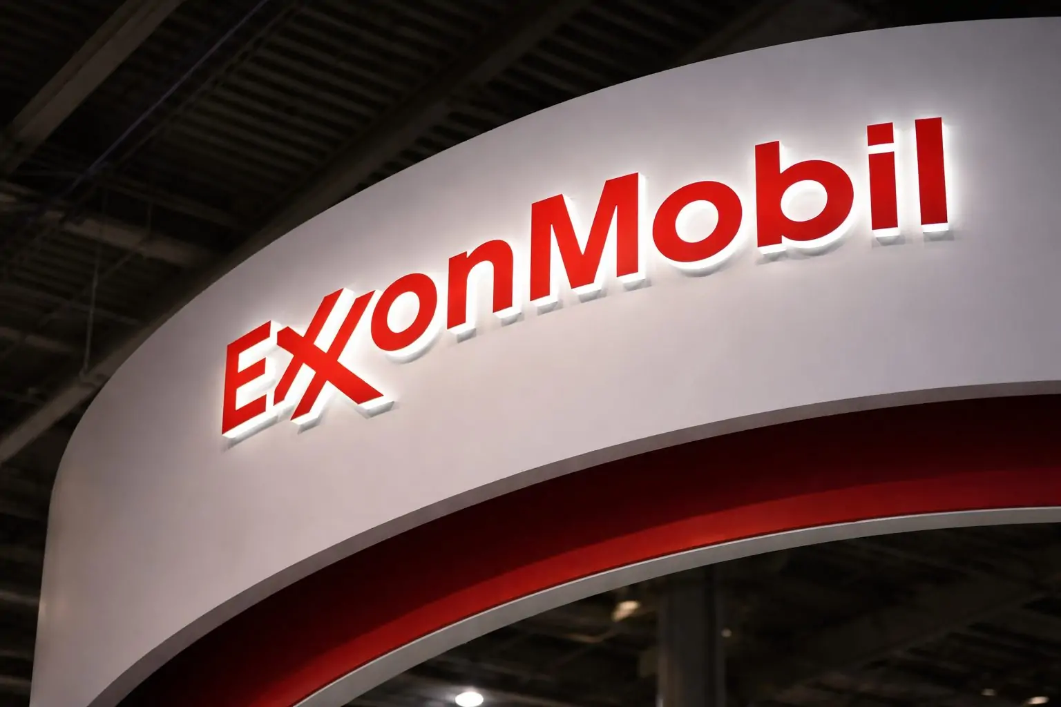 Exxon Mobil (XOM) Stock News Today: Fresh Catalysts, Analyst Forecasts, and What to Watch on December 22, 2025